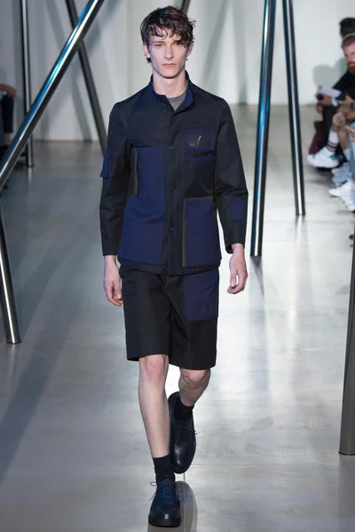 Look 13